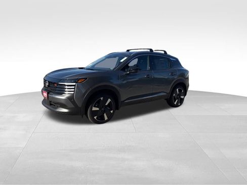 New 2026 Nissan Kicks SR w/ Cold Weather Package image 9