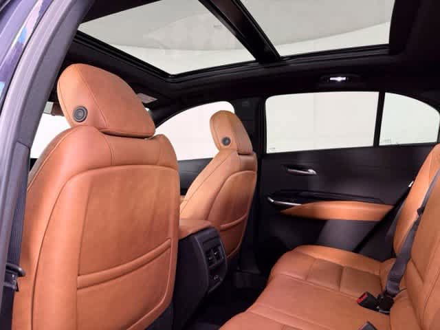 Used 2024 Cadillac XT4 Premium Luxury w/ Technology Package FWD image 28