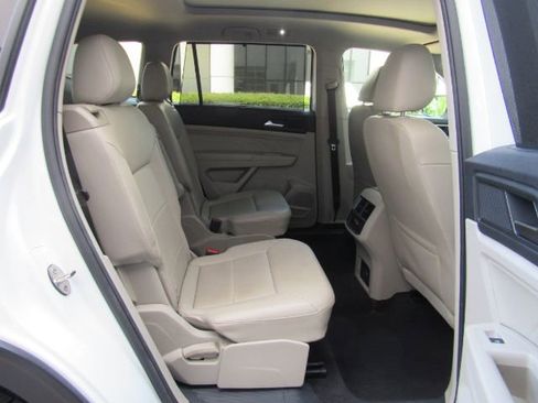 Used 2022 Volkswagen Atlas SE w/ Panoramic Sunroof Package image 25