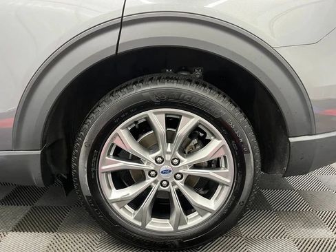 Used 2022 Ford Explorer XLT w/ Equipment Group 202A AWD/4WD image 28