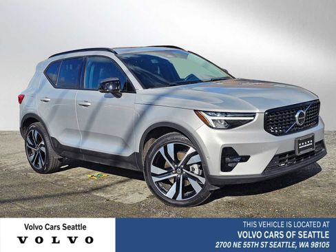 Certified 2025 Volvo XC40 B5 Plus w/ Climate Package image 1