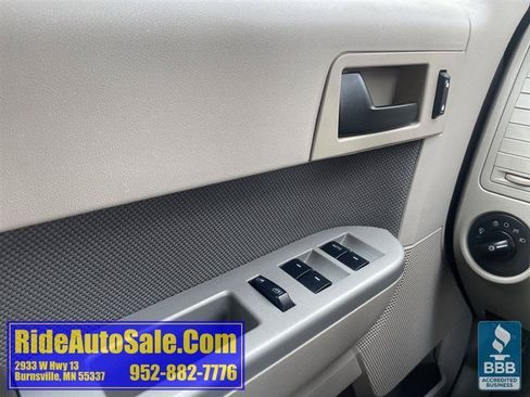 Used 2010 Ford Escape XLT AWD/4WD image 38