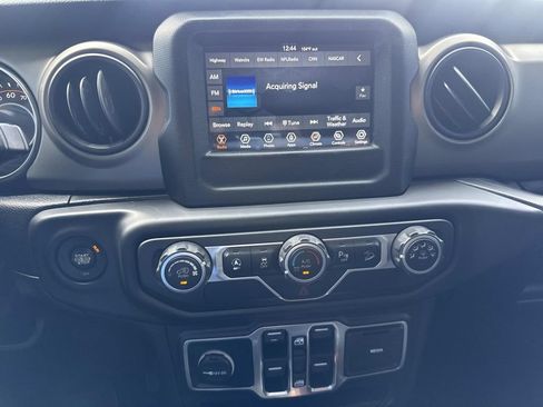Used 2018 Jeep Wrangler Unlimited Sport S AWD/4WD image 24