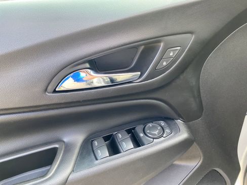 Used 2018 Chevrolet Equinox LT image 14