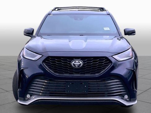 Used 2022 Toyota Highlander XSE FWD image 4