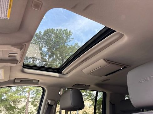 Used 2019 GMC Yukon XL Denali w/ Denali Ultimate Package AWD/4WD image 14