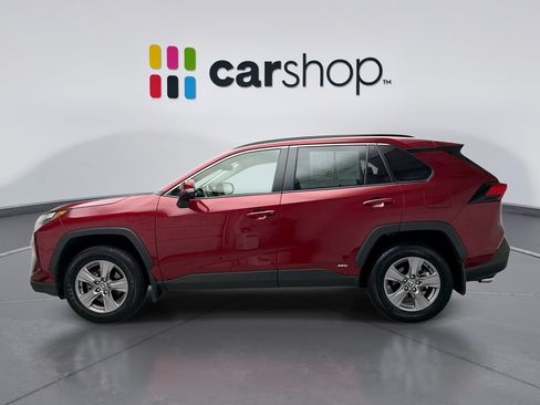 Used 2025 Toyota RAV4 XLE AWD/4WD image 2