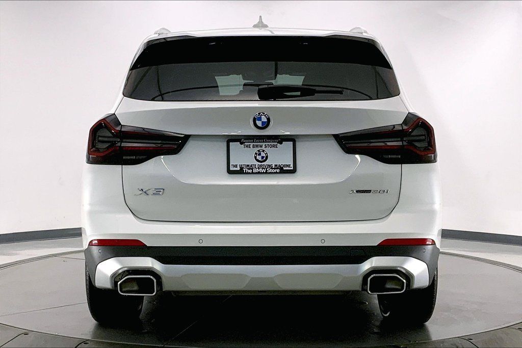 Certified 2024 BMW X3 xDrive30i w/ Premium Package AWD/4WD image 3