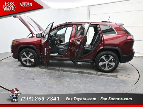 Used 2019 Jeep Cherokee Limited image 39