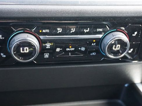 Used 2024 Chevrolet Silverado 2500 LT w/ Convenience Package image 18