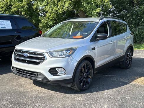 Used 2018 Ford Escape SE w/ SE Sport Appearance Package AWD/4WD image 4