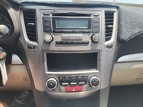 Used 2013 Subaru Outback 2.5i AWD/4WD image 17