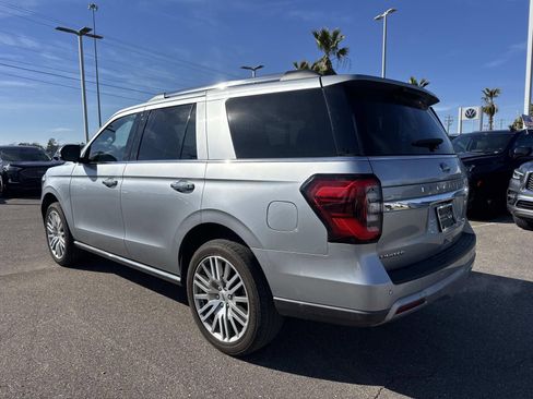 Used 2024 Ford Expedition Limited image 7