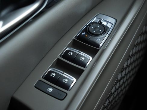 Used 2025 Kia Carnival LXS image 14