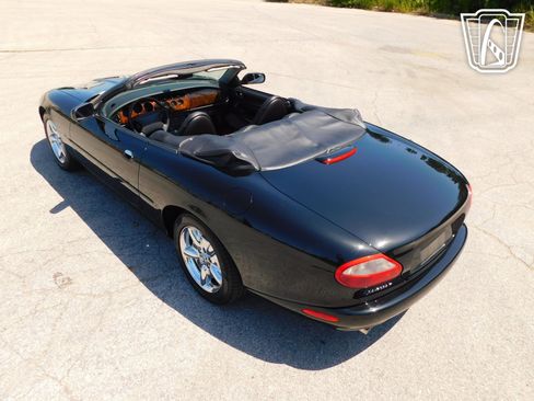 Used 1998 Jaguar XK8 image 16