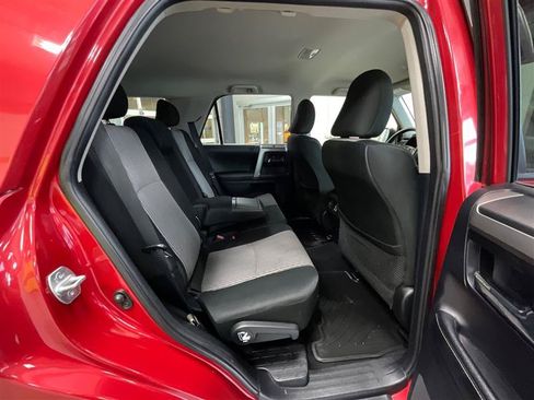 Used 2014 Toyota 4Runner SR5 AWD/4WD image 28