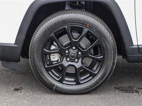 New 2026 Jeep Compass Latitude image 9