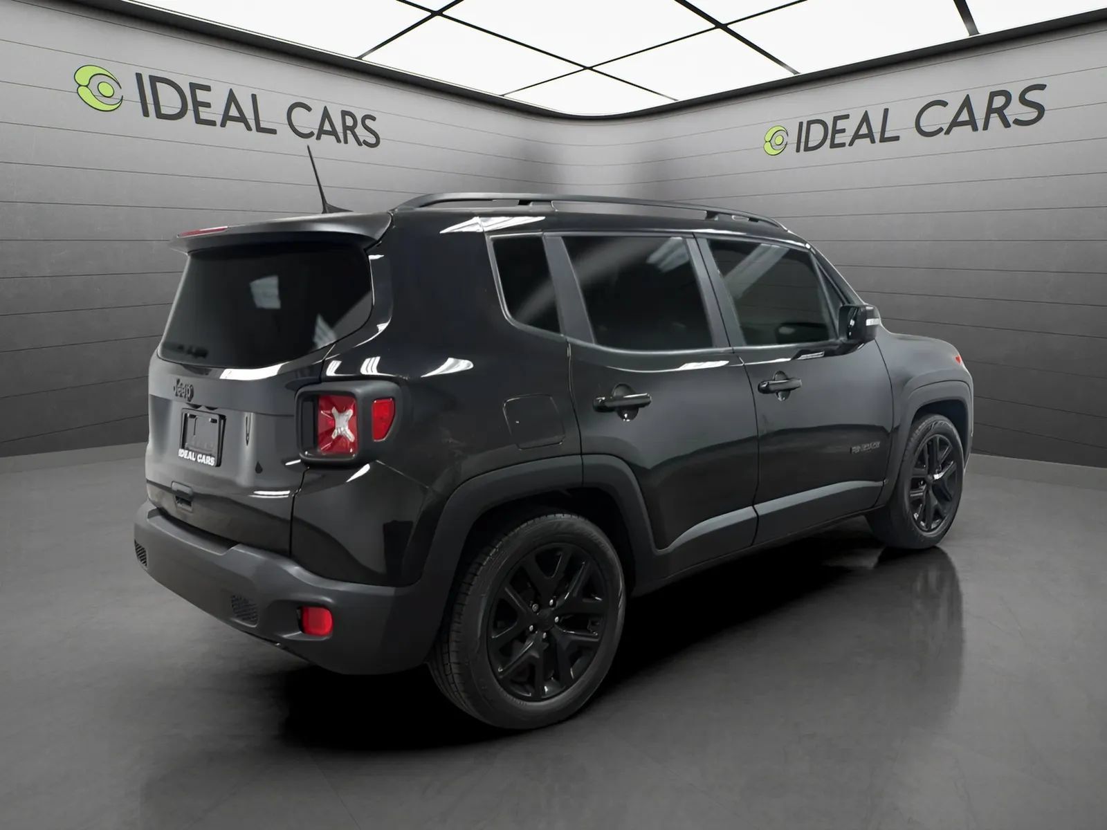 Used 2018 Jeep Renegade Altitude FWD image 5
