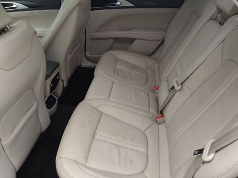 Used 2017 Lincoln MKZ Reserve image 18