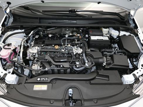 Used 2025 Toyota Corolla LE w/ LE Premium Package FWD image 10