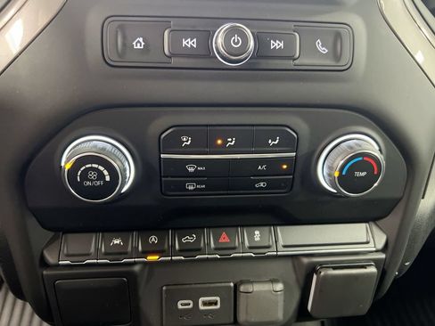 Used 2023 Chevrolet Silverado 1500 Custom AWD/4WD image 16