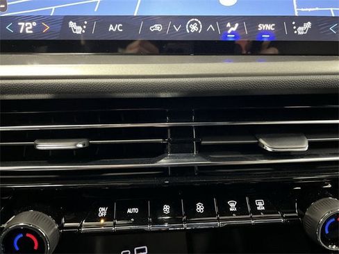 New 2025 Chevrolet Traverse LT w/ LPO, Floor Liner Package image 18