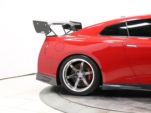 Used 2019 Nissan GT-R Premium w/ Premium Interior Package AWD/4WD image 65