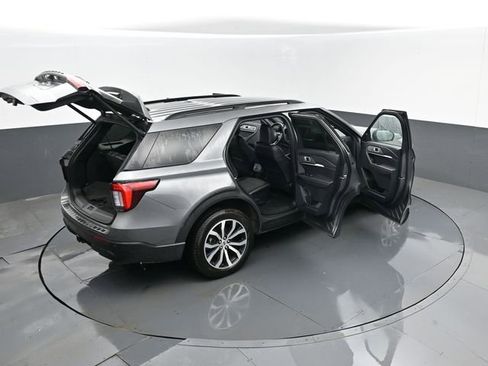 Used 2025 Ford Explorer ST-Line image 31