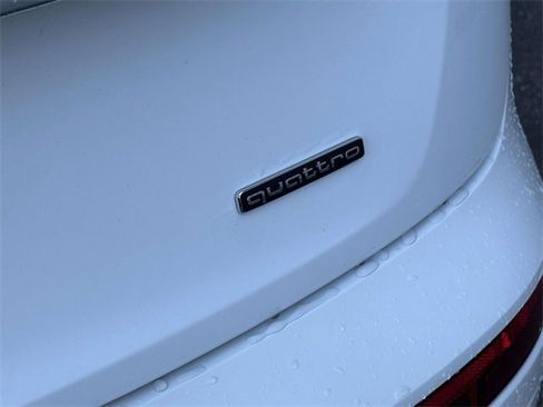 Used 2023 Audi Q5 2.0T Premium w/ Convenience Package image 13