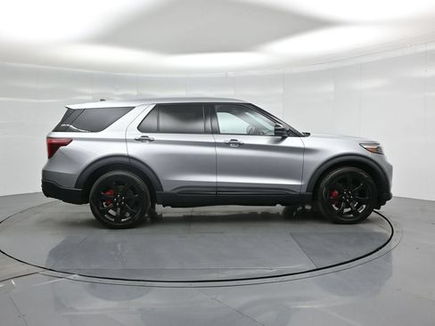 Used 2022 Ford Explorer ST w/ Equipment Group 401A AWD/4WD image 28