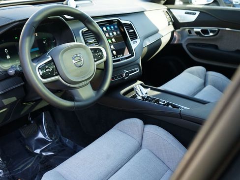 Used 2023 Volvo XC90 T8 Ultimate image 14