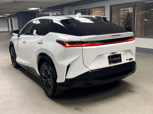 New 2026 Lexus RZ 450e AWD image 5