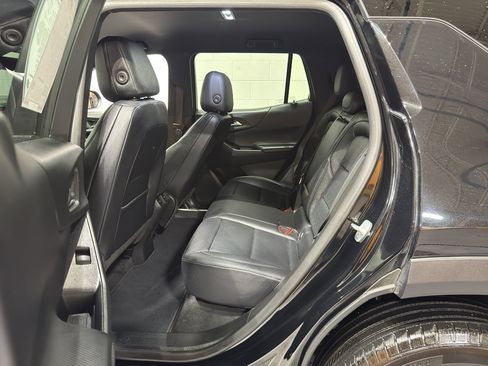 Used 2025 Chevrolet Equinox LT w/ Convenience Package II image 10