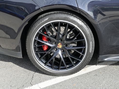 Used 2019 Porsche Panamera GTS image 11
