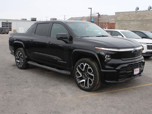 New 2024 Chevrolet Silverado EV RST image 5