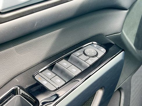 New 2026 Nissan Pathfinder SL image 17