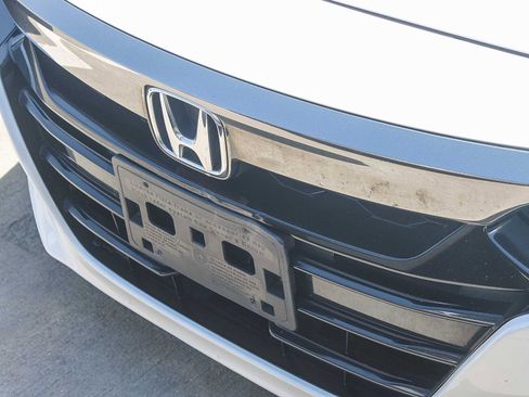 Used 2018 Honda Accord Sport image 5