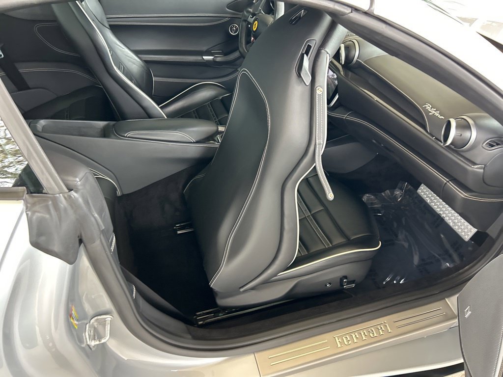 Used 2019 Ferrari Portofino RWD image 42
