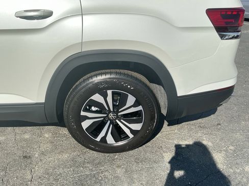 New 2026 Volkswagen Atlas SE image 22