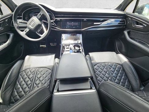 Used 2024 Audi SQ7 Prestige AWD/4WD image 14