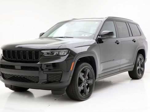 Used 2023 Jeep Grand Cherokee L Laredo image 2
