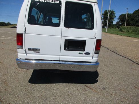 Used 2010 Ford E-350 and Econoline 350 Extended Super Duty image 3