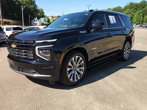Used 2025 Chevrolet Tahoe High Country AWD/4WD image 13