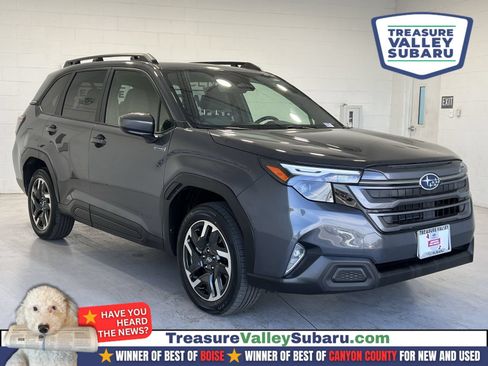 Certified 2025 Subaru Forester Premium AWD/4WD image 1