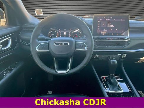 Used 2022 Jeep Compass Altitude w/ Sun and Sound Group image 5