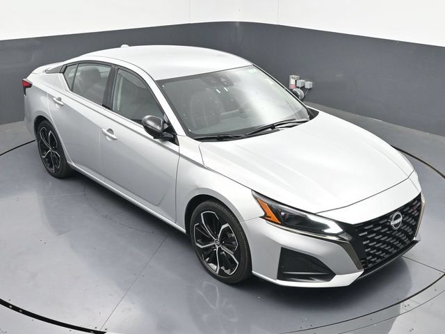 Used 2025 Nissan Altima 2.5 SR FWD image 36