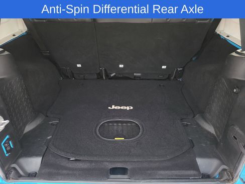 Used 2017 Jeep Wrangler Unlimited Sahara w/ Connectivity Group AWD/4WD image 13
