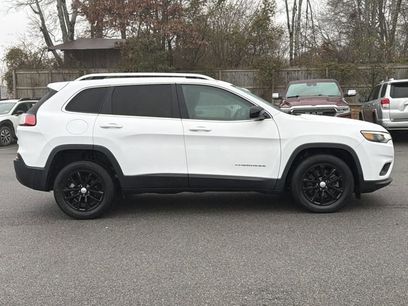 Used 2019 Jeep Cherokee Latitude w/ Popular Appearance Group