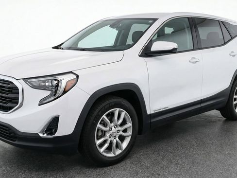 Used 2024 GMC Terrain SLT AWD/4WD image 3