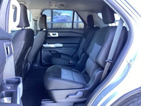 Used 2023 Ford Explorer XLT image 29